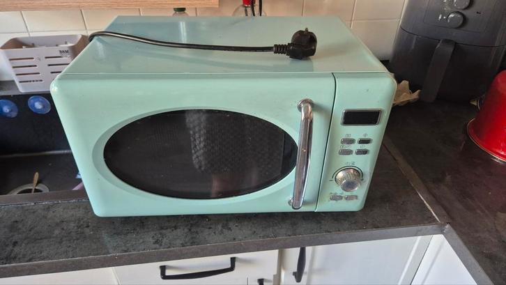 Mintgroene magnetron met verschillende programma's, Witgoed en Apparatuur, Magnetrons, Zo goed als nieuw, Vrijstaand, Ophalen