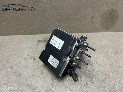 ABS pomp Volkswagen Polo 6R ('09-'14) 6R0907379BC, Auto-onderdelen, Remmen en Aandrijving, Volkswagen, Gebruikt, Ophalen of Verzenden