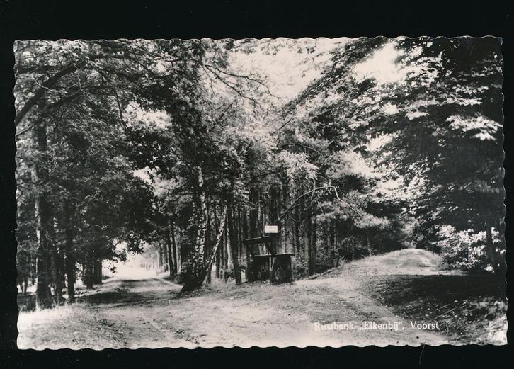 Voorst - Rustbank Elkenbij [KRST009-2166, Verzamelen, Ansichtkaarten | Nederland, Gelopen, Gelderland, 1940 tot 1960, Verzenden