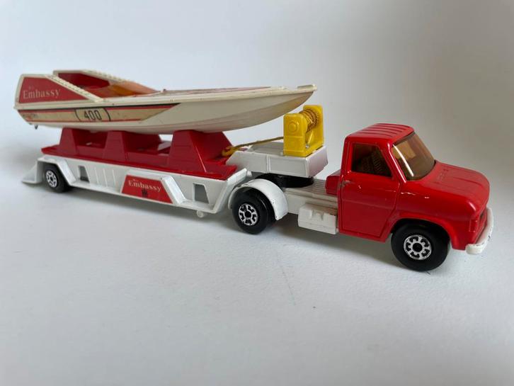 model Ford A boat transporter & offshore racingboat Matchbox, Hobby en Vrije tijd, Modelauto's | 1:50, Gebruikt, Bus of Vrachtwagen