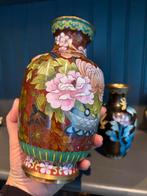 Twee Cloisonné Vazen met Bloemmotieven, Ophalen of Verzenden