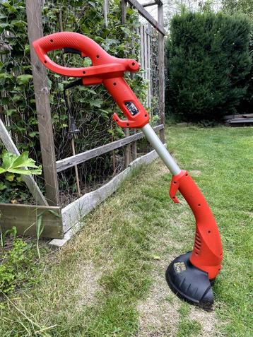 Grastrimmer, Blak en Dekker               €15,- beschikbaar voor biedingen