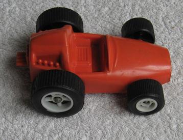 mat oranje plastic racing car - van Galanite Sweden beschikbaar voor biedingen