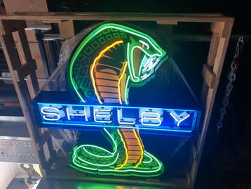 Mooi groot Shelby neon logo 118cm in vervoerskist, nieuw. beschikbaar voor biedingen