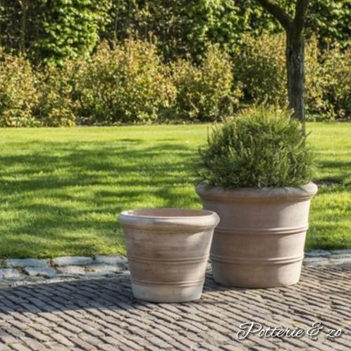 Laatste 3 delige set DONATELLO handgemaakt, Tuin en Terras, Bloempotten, Nieuw, Terracotta, Binnen, Balkon, Tuin, Rond, Ophalen