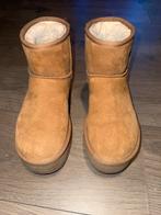 UGG CLASSIC MINI PLATFORM - 38, Kleding | Dames, Schoenen, UGG, Bruin, Lage of Enkellaarzen, Ophalen of Verzenden