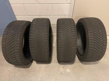 Pirelli Ice Zero 245 45 18 beschikbaar voor biedingen