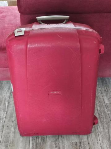 Samsonite 4-wielen rood trolley koffer, sleutel cijferslot beschikbaar voor biedingen