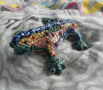 Beeld aardewerk gaudi cameleon gekko beschikbaar voor biedingen