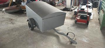 Gesloten aanhangwagen - zo meenemen! beschikbaar voor biedingen