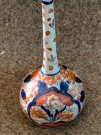 Uit 1700 Chinees vaasje met bloemmotief, Antiek en Kunst, Ophalen of Verzenden