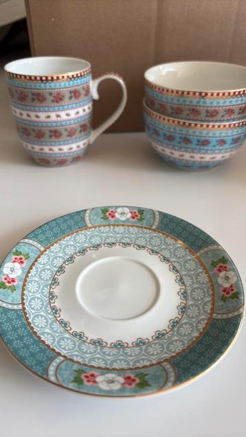 PIP Home 2x kommetje, 1x kopje, 1x schotel beschikbaar voor biedingen