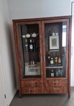 Vitrinekast en dressoir walnoot, Ophalen, Zo goed als nieuw, 150 tot 200 cm, 25 tot 50 cm