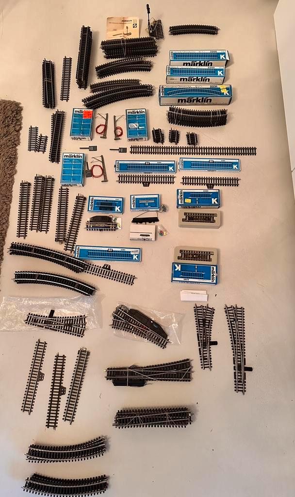 Nette partij Märklin K-rails met accessoires., Hobby en Vrije tijd, Modeltreinen | H0, Rails, Märklin, Ophalen of Verzenden