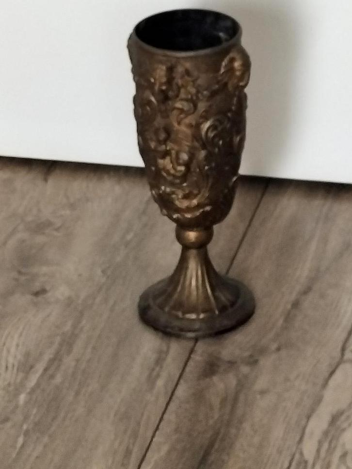 Antieke Beker/Vaasje met Gedetailleerde Versieringen, Huis en Inrichting, Woonaccessoires | Vazen, Gebruikt, Overige kleuren, Minder dan 50 cm