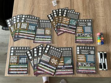 Complete set clever geplastificeerde score kaarten beschikbaar voor biedingen