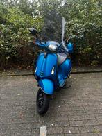 Vespa Sprint🔹 - Blue Vivace  (2022) - Custom Smoked Edition, Ophalen, Zo goed als nieuw, Benzine