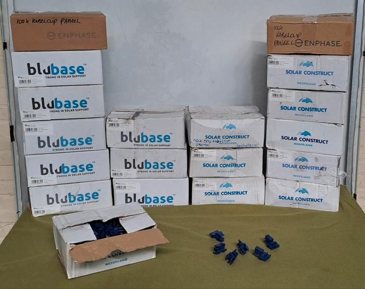 100 stuks SCN kabelclip paneel Bluebase / Solar Construct, Doe-het-zelf en Verbouw, Hang- en Sluitwerk, Nieuw, Overige typen, Overige materialen