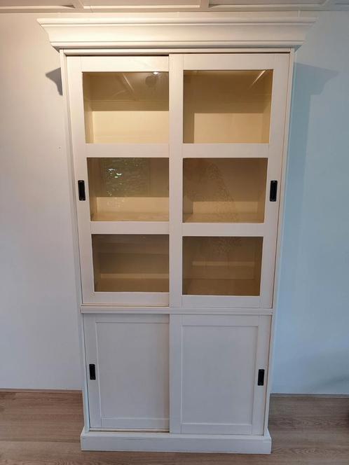 Witte buffetkast met schuifdeuren, Huis en Inrichting, Kasten | Buffetkasten, Gebruikt, 150 tot 200 cm, 50 tot 100 cm, 25 tot 50 cm