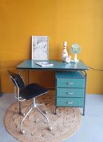 retro vintage bureau in Bauhaus style, formica blad, Huis en Inrichting, Bureaus, Gebruikt, Ophalen of Verzenden, Bureau