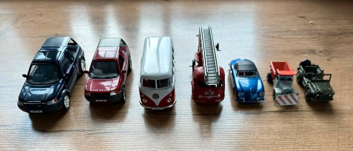 7 autootjes van verschillende merken waaronder Dinky Toys, Hobby en Vrije tijd, Modelauto's | 1:43, Gebruikt, Overige typen, Overige merken
