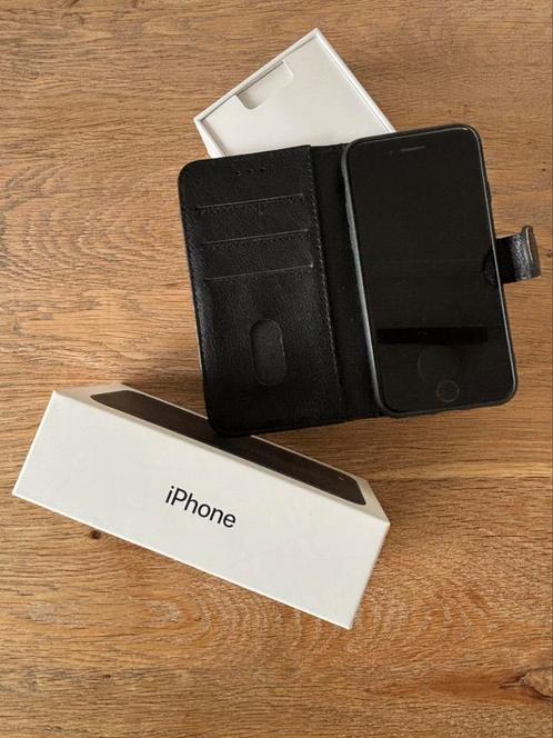 2 iPhones: > iPhone 7, Model A1778  en  iPhone 5, Model 1457, Computers en Software, Apple iPads, Gebruikt, Overige modellen, Wi-Fi en Mobiel internet