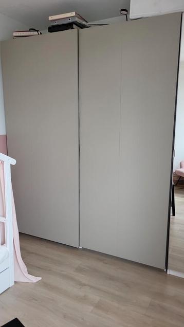 2 ikea Paxkast schuifdeuren beschikbaar voor biedingen