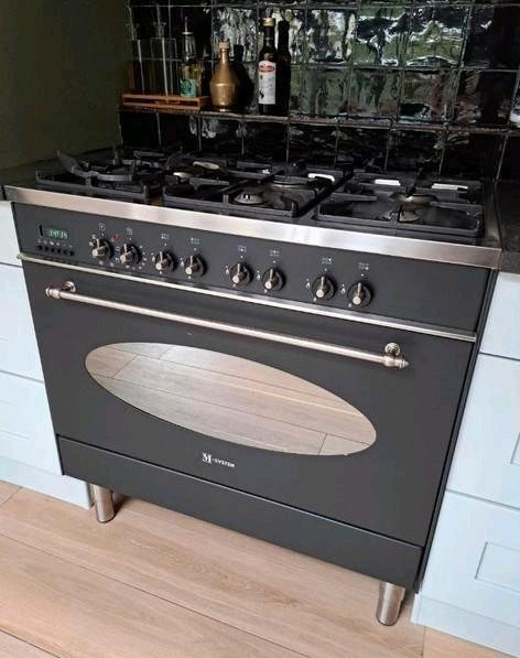 M-System fornuis met oven, Witgoed en Apparatuur, Fornuizen, Gebruikt, Tussenbouw, Gas, 5 kookzones of meer, 90 tot 95 cm, 60 cm of meer