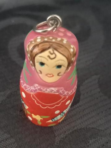 ketting hanger Matroesjka poppetje  beschikbaar voor biedingen