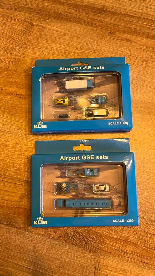 KLM airport GSE sets 1:200, Verzamelen, Luchtvaart en Vliegtuigspotten, Nieuw, Schaalmodel, Ophalen of Verzenden