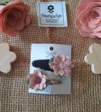 2 klikklak haarspeldjes 3 en 5 cm met vilten bloem, Ophalen of Verzenden, Nieuw