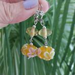 Gele Lampwork glazen bloem oorbellen #2866, Sieraden, Tassen en Uiterlijk, Oorbellen, Hangers, Verzenden, Geel, Glas