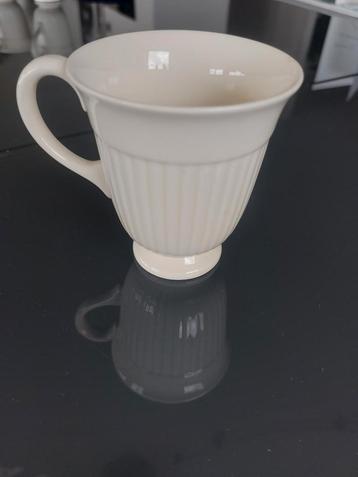 5 Wedgwood Kopjes met Craquelé beschikbaar voor biedingen