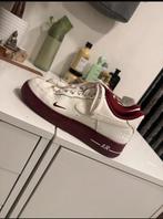 Nike air force rode details, Kleding | Dames, Schoenen, Ophalen of Verzenden, Zo goed als nieuw, Rood, Sneakers of Gympen