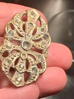 Vintage Broche met witte safieren, Sieraden, Tassen en Uiterlijk, Broches, Overige materialen, 4 tot 7 cm, Gebruikt, Ophalen of Verzenden