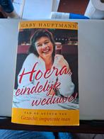 Hoera, eindelijk weduwe! - Gaby Hauptmann, Ophalen of Verzenden, Zo goed als nieuw, Nederland, Gaby Hauptmann