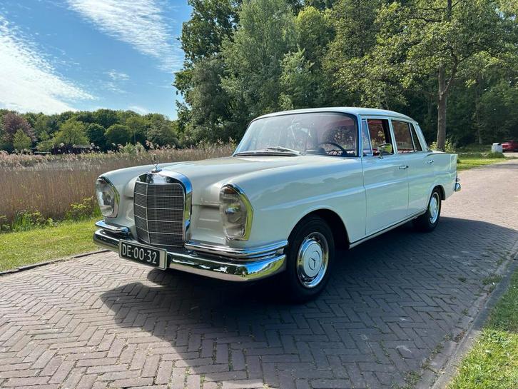 Mercedes-Benz 220S Automatic 1965, Auto's, Oldtimers, Particulier, Radio, Mercedes-Benz, Benzine, Sedan, Automaat, Wit, Overige kleuren