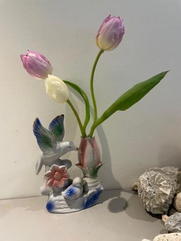 Romantische vintage vaas vogels / bloemen. Porselein tulp beschikbaar voor biedingen