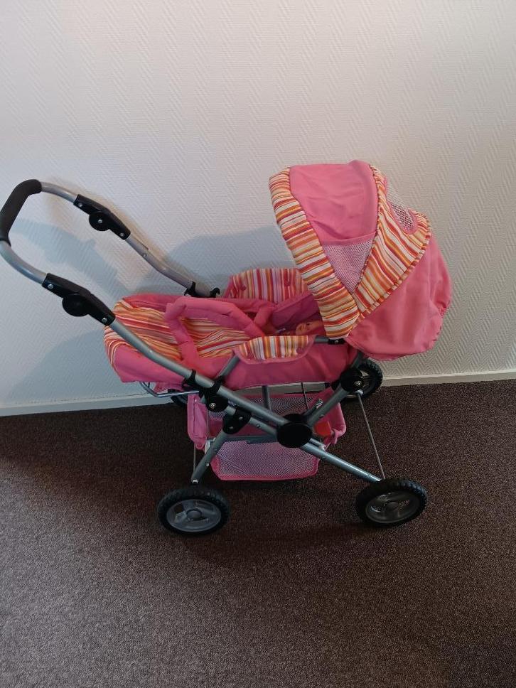 degelijke mooie poppenwagen, Sint, Kerst izgst, Kinderen en Baby's, Speelgoed | Poppen, Zo goed als nieuw, Overige typen, Ophalen
