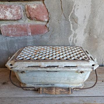 Oude brocante gietijzeren stoof rechaud *Etage3* beschikbaar voor biedingen