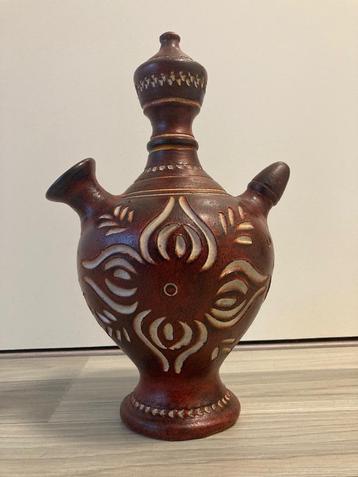 Spaanse botijo voor decoratie beschikbaar voor biedingen