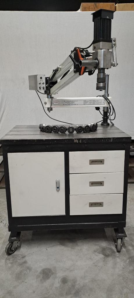 Tap arm M6- M24, Machine tap, Tap automaat, met onderkast., Doe-het-zelf en Verbouw, Gereedschap | Overige machines, Gebruikt