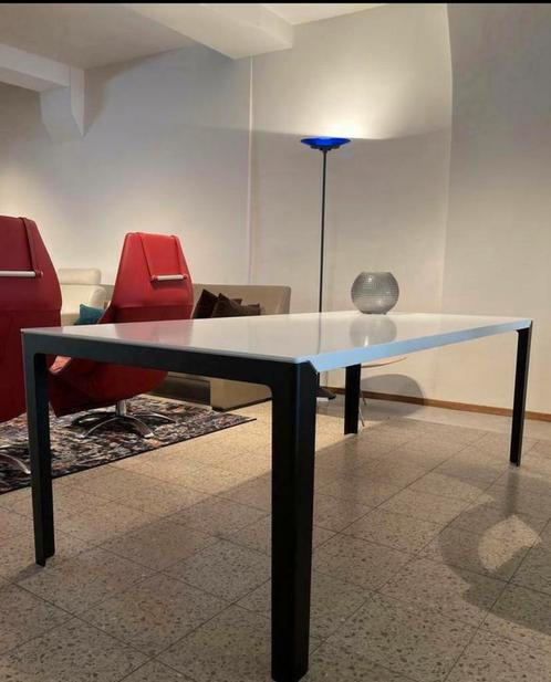 Leolux Kalia tafel 210 x 100 cm, Huis en Inrichting, Tafels | Eettafels, Vijf personen of meer, Rechthoekig, Eikenhout, Metaal