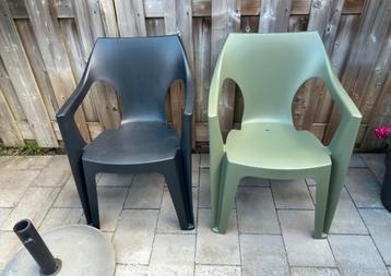 Tuinstoel, 2 stuks, samen 10 euro beschikbaar voor biedingen