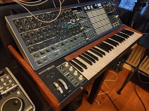 Arturia MatrixBrute, alleen in studio gebruikt, Muziek en Instrumenten, Synthesizers, Gebruikt, 61 toetsen, Overige merken, Met midi-aansluiting