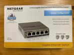 Netgear GS105E Gigabit Ethernet Switch, Computers en Software, Netwerk switches, Ophalen of Verzenden, Zo goed als nieuw