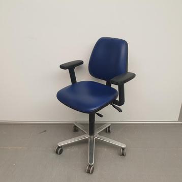 Labkoo werkstoel / labstoel - blauwe skai bekleding - ihv 4 beschikbaar voor biedingen