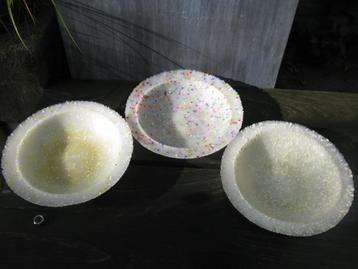 POLY POLY 3 KUNSTSTOF SCHALEN DESIGN BELGIE beschikbaar voor biedingen