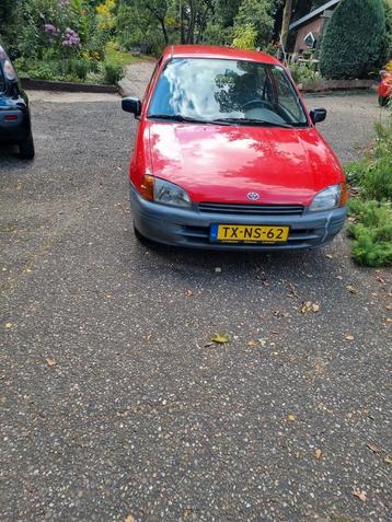 Toyota Starlet 1.3 16V 1998 Rood beschikbaar voor biedingen