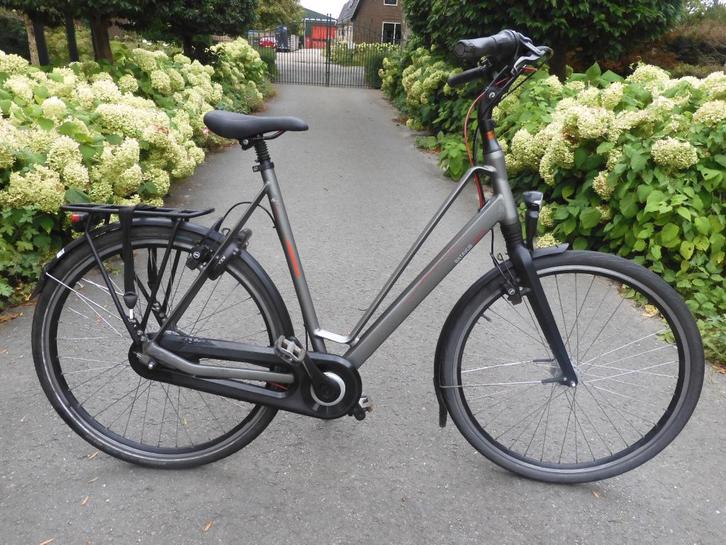 Matgrijze Batavus Bryte met 8 versnellingen en 61 frame, Fietsen en Brommers, Fietsen | Dames | Damesfietsen, Zo goed als nieuw
